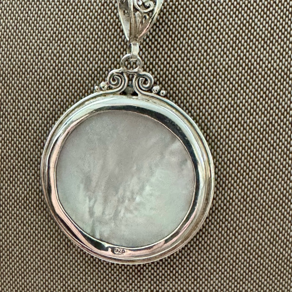 Bali Large Sterling Silver Mother of Pearl Buddha with Multicolor Gemstones - Picture 2 of 8
